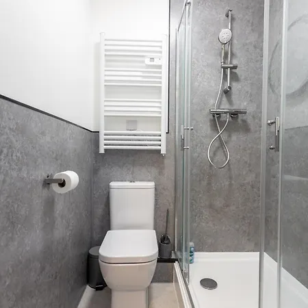 Apartment Stylish 3-bedroom Bristol