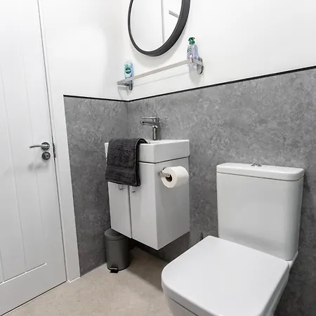 Stylish 3-bedroom *