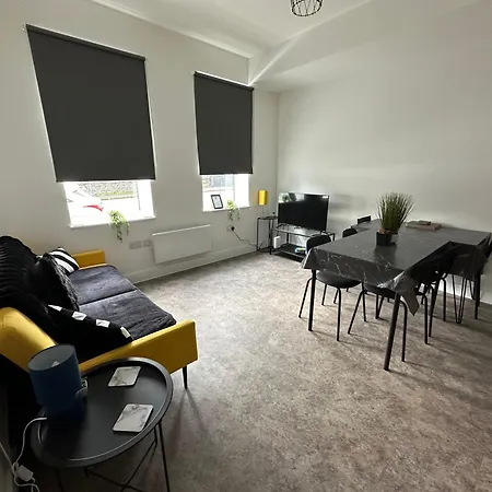 Stylish 3-bedroom Apartamento *