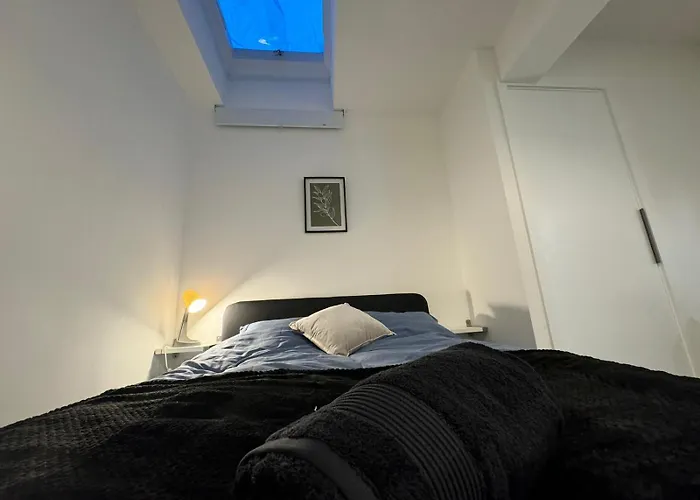 Stylish 3-bedroom شقة *