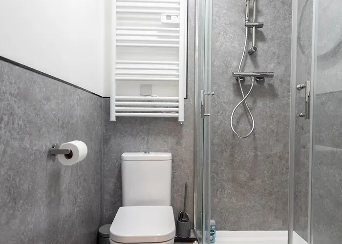 Daire Stylish 3-bedroom Bristol